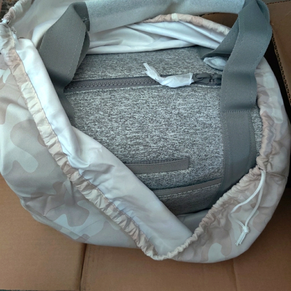 Medium Landon Carryall in Heather Grey